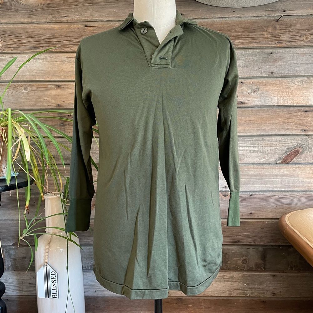 U.S. Military Long Sleeve Heat Retentive Shirt Size M EUC